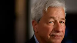 Ketua Dewan dan CEO JPMorgan Chase & Co. Jamie Dimon di Miami, Florida, Amerika Serikat pada 8 Februari 2023. (Foto: REUTERS/Marco Bello/File Photo)