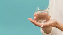ilustrasi air minum (sumber: freepik)