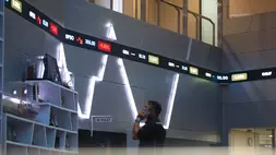 Saham INDF (Grup Salim), BBCA (Grup Djarum), dan INKP (Grup Sinar Mas) menjadi sasaran utama aksi jual investor asing dalam sepekan terakhir. (Investor Daily/David Gita Roza)