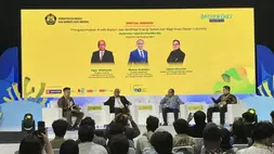 Direktur Utama Indonesia Commodity & Derivatives Exchange (ICDX), Fajar Wibhiyadi sebagai pembicara dalam sesi Special Session bertajuk "Mengoptimalkan Kredit Karbon dan Sertifikat Energi Terbarukan Bagi Masa Depan Indonesia" di acara Energi Mineral Festival 2025 pada Rabu, 30 Juli 2025. (B-Universe Photo/ Zhulfakar)