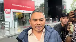Tersangka kasus dugaan korupsi dana CSR BI-OJK, Satori di gedung Merah Putih KPK, Kuningan, Jakarta Selatan, Kamis, 11 September 2025. (Foto: Yustinus Patris Paat)

