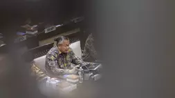 Gubernur Bank Indonesia Perry Warjiyo di Kompleks Parlemen, Senayan, Jakarta.  (ANTARA FOTO/Dhemas Reviyanto)