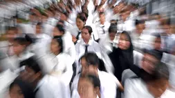 Ribuan peserta magang mengikuti acara pelepasan peserta program magang ke Jepang di Denpasar, Bali, belum lama ini. (ANTARA FOTO/Nyoman Hendra Wibowo)