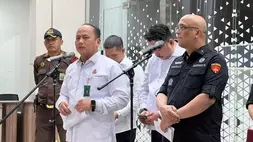 Direktur Penyidikan Jampidsus Kejagung Syarief Sulaeman Nahdi dan Kapuspenkum Kejagung, Anang Supriatna saat jumpa pers di kantor Kejagung, Jakarta, Selasa (10/2/2026)