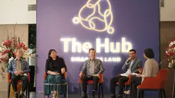  Hermawan Wijaya (Direktur PT Bumi Serpong Damai Tbk), Lindawaty (Kepala BUPP KEK ETKI Banten), Herry Hendarta (Deputy Group CEO Strategic Development & Assets Sinar Mas Land), Martin Samuel Hutapea (Associate Director Research & Consultancy Department, PT Leads Property Services Indonesia), dan Quinta Binar (AVP of Public Relations Sinar Mas Land) dalam acara Sinar Mas Land Property Outlook 2026 bertajuk "Clear Signals, Confident Property Decisions for Younger Generations", dilaksanakan pada 25 Februari 2026 di The Hub Sinar Mas Land, Jakarta Selatan. Panel diskusi ini memberikan perspektif yang beragam mengenai prospek sektor properti di tahun 2026, sekaligus memberikan panduan strategis bagi generasi muda dalam mengambil keputusan kepemilikan properti yang tepat.