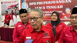 Ketua Dewan Pimpinan Daerah (DPD) Partai Demokrasi Indonesia Perjuangan (PDIP) Jawa Tengah Dolfie Othniel Frederic Palit saat Roadshow ke Kantor DPC PDIP Kabupaten Kebumen, Rabu (4/3/2026). 