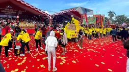  Bersama Bobon Santoso, Extrajoss turut hadir memeriahkan Festival Cap Go Meh di Kota Singkawang Kalimantan Barat
