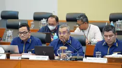 Kepala Badan Pelaksana BPKH Fadlul Imansyah (kiri); Anggota Badan Pelaksana BPKH Bidang Keuangan dan Akuntansi Amri Yusuf (tengah); Anggota Badan Pelaksana BPKH Bidang Penghimpunan, Transformasi dan Teknologi Informasi Harry Alexander (kanan).