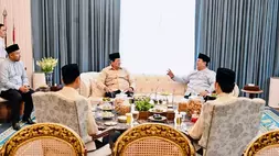 Suasana pertemuan Presiden Prabowo Subianto dengan Presiden ke-6 RI Susilo Bambang Yudhoyono (SBY) dalam acara open house di Istana Merdeka, Jakarta, Sabtu (21/3/2026). (Dok. Sekretariat Presiden)