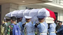 Jenazah mantan Menhan Juwono Sudarsono disemayamkan di Ruang Hening, Kementerian Pertahanan sebelum dimakamkan di TMP Kalibata, Minggu (29/3/2026).