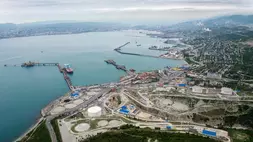 Rusia terlibat erat dalam pengangkutan minyak Kazakhstan ke negara ketiga, melalui jalur pipa Tengiz-Novorossiysk sepanjang 1.511 km (km) yang juga dikenal sebagai Caspian Pipeline Consortium (CPC).