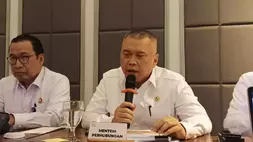 Menteri Perhubungan Dudy Purwagandhi memberi keterangan soal kenaikan harga tiket pesawat, Kamis (9/4/2026).