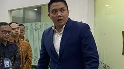 Sekretaris Kabinet (Seskab) Letkol Teddy Indra Wijaya di Istana Kepresidenan Jakarta, Jumat (10/4/2026). (Foto: Ichsan Ali)