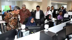Direktur Utama BTN Nixon LP Napitupulu bersama Wakil Komisaris Utama BTN Fahri Hamzah, Direktur Operations BTN I Nyoman Sugiri Yasa, dan Direktur Risk Management BTN Setiyo Wibowo meninjau fasilitas Loan Factory BTN di Bekasi, Senin (13/4/2026). (ist)
