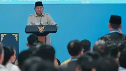 Presiden Prabowo Subianto melakukan groundbreaking proyek hilirisasi nasional tahap II di Refinery Unit IV Cilacap, Jawa Tengah, pada Rabu (29/4/2026). (Foto: BPMI Setpres/Laily Rachev)
