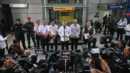 Menteri Perhubungan (Menhub) Dudy Purwagandhi dan Direktur Utama KAI Bobby Rasyidin saat meninjau Stasiun Bekasi Timur, Rabu (29/4/2026). (Foto: Bakom RI)