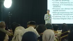 Presiden Direktur PT Bank Central Asia Tbk (BBCA) atau BCA, Hendra Lembong, saat menyampaikan paparan di acara CEO Lecture 2026 bertajuk Banking Outlook & Transformation di Jakarta, pada Kamis (30/4/2026). (Foto: Perbanas)