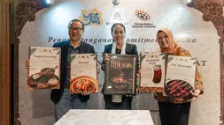 CEO PT Bumi Aki Boga Anisha Desiliana Resti (tengah) bersama Deputi Kementerian Pariwisata Rizki Handayani Mustafa (kanan), dan Kepala Dinas Pariwisata dan Kebudayaan Provinsi Jawa Barat Iendra Sofyan (kiri).