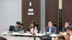 Penandatanganan Perjanjian Pemanfaatan Tanah Industri (PPTI) oleh Direktur Utama PT Simone Batang Indonesia, Kim Jung Shik dan Direktur Pemasaran & Pengembangan KEK Industropolis Batang, Indri Septa Respati di KEK Industropolis Batang, Rabu (6/5/2026).