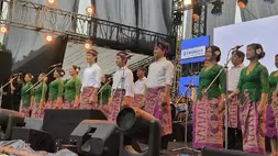 PSM Universitas Atma Jaya Yogyakarta pukau 10.000 penonton di BTV Semesta Berpesta dengan vokal dan koreografi lagu hits "Ojo Dibandingke", Sabtu (9/5/2026). (Foto: B-Universe/ Olena Wibisana)
