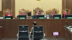 Mantan Mendikbudristek Nadiem Makarim saat menjalani sidang Pengadilan Tindak Pidana Korupsi, PN Jakarta Pusat, Senin (11/5/2026).