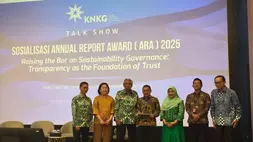 Deputi Bidang Koordinasi Pengelolaan dan Pengembangan Usaha BUMN Kementerian Koordinator Bidang Perekonomian, Ferry Irawan (tengah) dan Ketua Umum Komite Nasional Kebijakan Governance (KNKG) Mardiasmo (ketiga dari kiri) dalam sosialisasi Annual Report Award (ARA) 2025 di Kantor Kementerian Koordinator Bidang Perekonomian pada Senin (11/5/2026). (Sumber Foto: Istimewa)