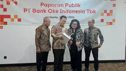 (kiri-kanan) Komisaris Independen OK Bank Chairudin, Wakil Direktur Utama OK Bank Hendra Lie, Komisaris Independen OK Bank Sondang Martha Samosir, dan Direktur Kepatuhan OK Bank Efdinal Alamsyah pada saat paparan publik di Jakarta, Rabu (20/5/2026). (Investor Daily/Nida Sahara)