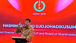 Pemegang saham WIFI, Hashim Djojohadikusumo saat memberikan arahan di acara peluncuran internet rakyat. Dok/WIFI