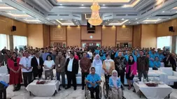 Peserta pelatihan AI Program EQUAL yang terdiri dari para penyandang disabilitas berfoto bersama.