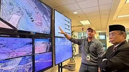 Duta Besar RI untuk Amerika Serikat (AS) Indroyono Soesilo (kanan) di kantor pusat Freeport di Phoenix, Arizona, AS. (Foto: ANTARA/HO-KBRI Washington)