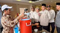 Direktur Jenderal Pengembangan Ekosistem Ekonomi Haji dan Umrah, Jaenal Effendi saat meninjau area komersial di salah satu hotel di Makkah