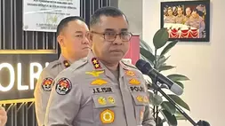 Kadiv Humas Polri Irjen Pol. Johnny Eddizon Isir memberikan keterangan pers di Gedung Divisi Humas Polri, Jakarta, Rabu (25/2/2026). ANTARA/Aria Cindyara.