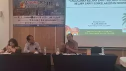 Di usia 115 tahun di 2026 ini, saatnya bagi industri sawit Indonesia bertransformasi dengan menerapkan teknologi pengolahan kering (Steamless POME-less Palm Oil Technology/SPPOT/dry-process). Teknologi SPPOT tersebut dapat menjadi solusi menciptakan industri sawit rendah emisi karbon. Hal itu mengemuka dalam konferensi pers penyelenggaraan 4th TPOMI (Technology & Talent Palm Oil Mill Indonesia) atau TPOMI 2026 bertema Updating Technology & Talent Palm Oil Mill and Downstream di Jakarta, Selasa (02/06/2026). TPOMI 2026 akan digelar pada 8-10 Juli 2026 di Medan. (Foto : Tri Listiyarini)