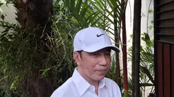 Presiden ke-7 RI, Joko Widodo (Jokowi) saat ditemui awak media di kediamannya di Jalan Kutai Utara No. 1, Kelurahan Sumber, Kecamatan Banjarsari, Kota Solo, Jawa Tengah, Rabu (3/6/2026).