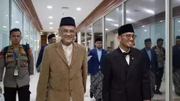 Menteri Haji dan Umrah Mochamad Irfan Yusuf dan Wakil Menteri Haji dan Umrah Dahnil Anzar Simanjuntak.