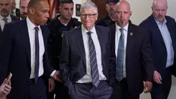 Bill Gates, salah satu pendiri Microsoft, tiba di Capitol Hill untuk wawancara tertutup dengan Komite Pengawasan DPR yang menyelidiki terpidana pelaku kejahatan seksual Jeffrey Epstein, di Washington, AS pada Rabu (10/6/2026). (Foto: AP/ J. Scott Applewhite)