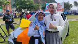 Peraih Mobil Daihatsu Ayla, Hana, di acara Semesta Berpesta di Pakansari, Cibinong, Bogor, pada Minggu (14/6/2026). (B-Universe Photo/Saepul Jaenudin)