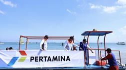 Kapal Pintar Autonomous Trash Skimmer di Pantai Sekeh, Badung, Bali. (Pertamina)