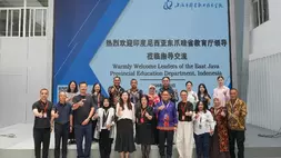 Kunjungan delegasi Dinas Pendidikan Provinsi Jawa Timur ke sekolah kejuruan dan teknik di Shanghai.