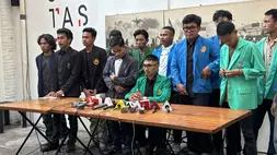 Aliansi BEM Bersatu dalam konferensi pers di Jakarta Timur, Selasa (16/6/2026). (B-Universe Photo/Ricki Harahap)
