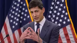 Ketua The Fed Kevin Warsh berbicara dalam konferensi pers setelah pertemuan Komite Pasar Terbuka Federal (FOMC), Rabu, 17 Juni 2025, di Washington. (Sumber: AP/Rod Lamkey, Jr)