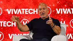 Pendiri Amazon, Jeff Bezos, berbicara di pameran Vivatech di Paris, Rabu (17/6/2026). (Foto: AP/ Emma Da Silva)