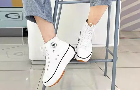 Sepatu store high top