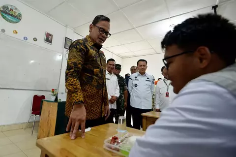 Wamendagri Apresiasi Gerakan Makan Sehat Bergizi Serentak di Sumut