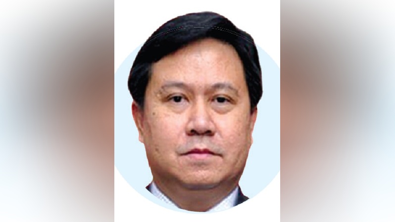 Agus Sugiarto. Kepala Departemen di OJK