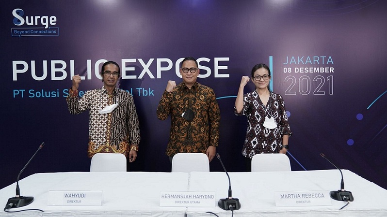 PT Solusi Sinergi Digital Tbk (WIFI) atau Surge.