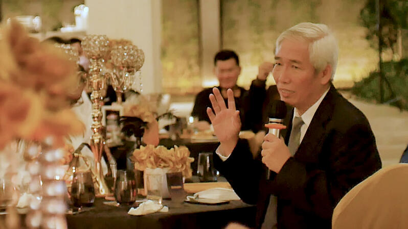 Investor kawakan, Lo Kheng Hong hadir dalam acara makan malam Sinarmas Sekuritas dengan nasabahnya pada Selasa (21/12). Lo Kheng Hong membagikan sejumlah tips investasi kepada nasabah Sinarmas Sekuritas. Dokumen; Sinarmas Sekuritas
