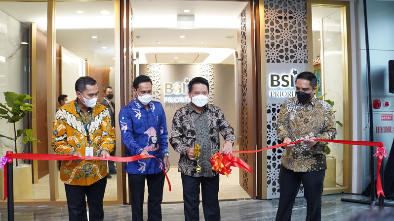 Himpun Dana Rp 50 Triliun Dari 40000 Nasabah Prioritas Bsi Bris