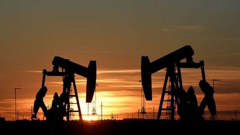 Harga minyak jatuh sekitar 4% pada akhir perdagangan Senin (Selasa pagi WIB), dengan minyak mentah Brent jatuh di bawah US$ 100 per barel
Sumber: Antara
