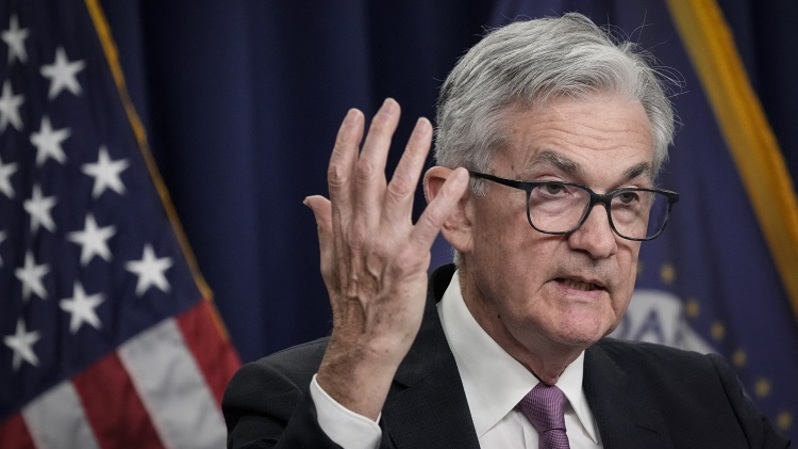 Ketua Dewan Gubernur Federal Reserve (The Fed) AS Jerome Powell berbicara selama konferensi pers setelah pertemuan Komite Pasar Terbuka Federal (FOMC) di markas Fed pada 27 Juli 2022 di Washington, DC. (FOTO: Drew Angerer/Getty Images/AFP)